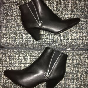 size 8 C'est 1945 midnight blue Mules. brand new.